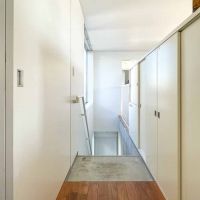 世田谷区駒沢の賃貸物件/玄関には大きな靴箱。高さは低くしつつ、横にワイドなので、結構な収納量です
