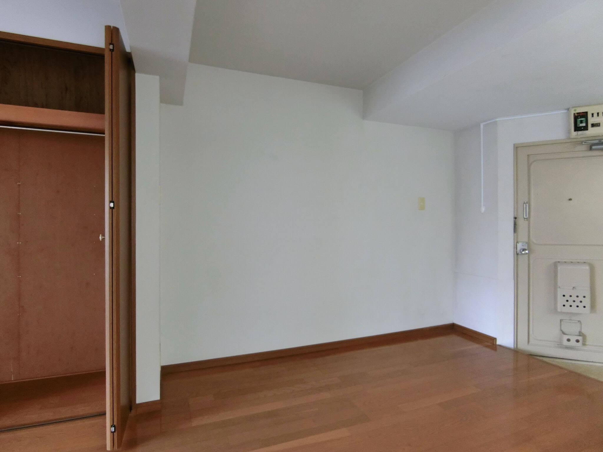 杉並区和田の賃貸物件/冷蔵庫の配置はおそらくこのエリア、食器棚や本棚も並べられそう