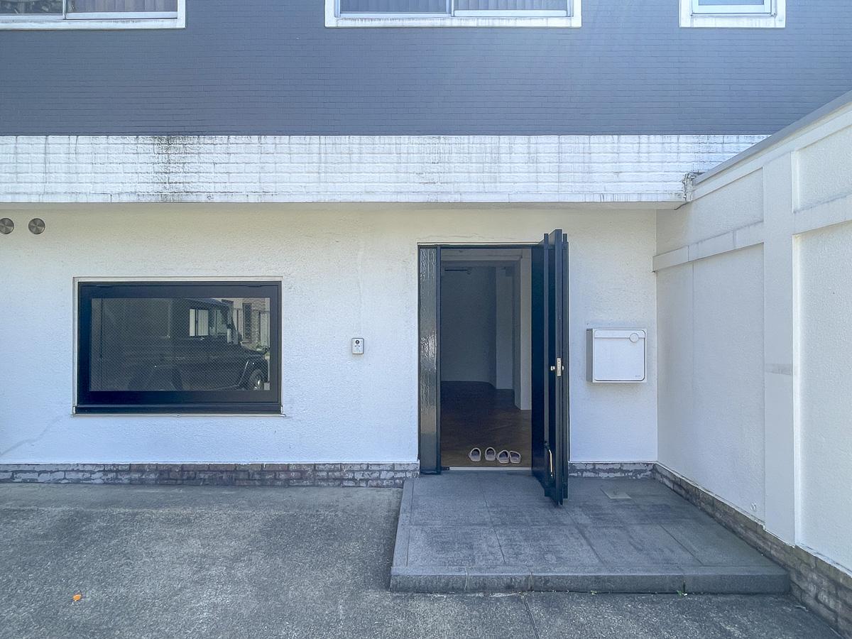 渋谷区鉢山町の賃貸物件/この部屋だけの入り口です
