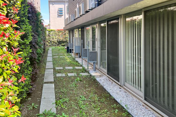世田谷区上野毛の賃貸物件/部屋までのアプローチは緑に囲まれている