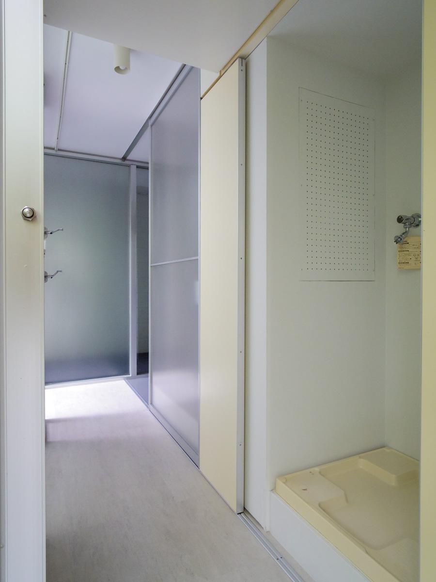 大田区北千束の賃貸物件/洗濯機置き場も引き戸で収納できる配置 ※写真は別部屋のもの