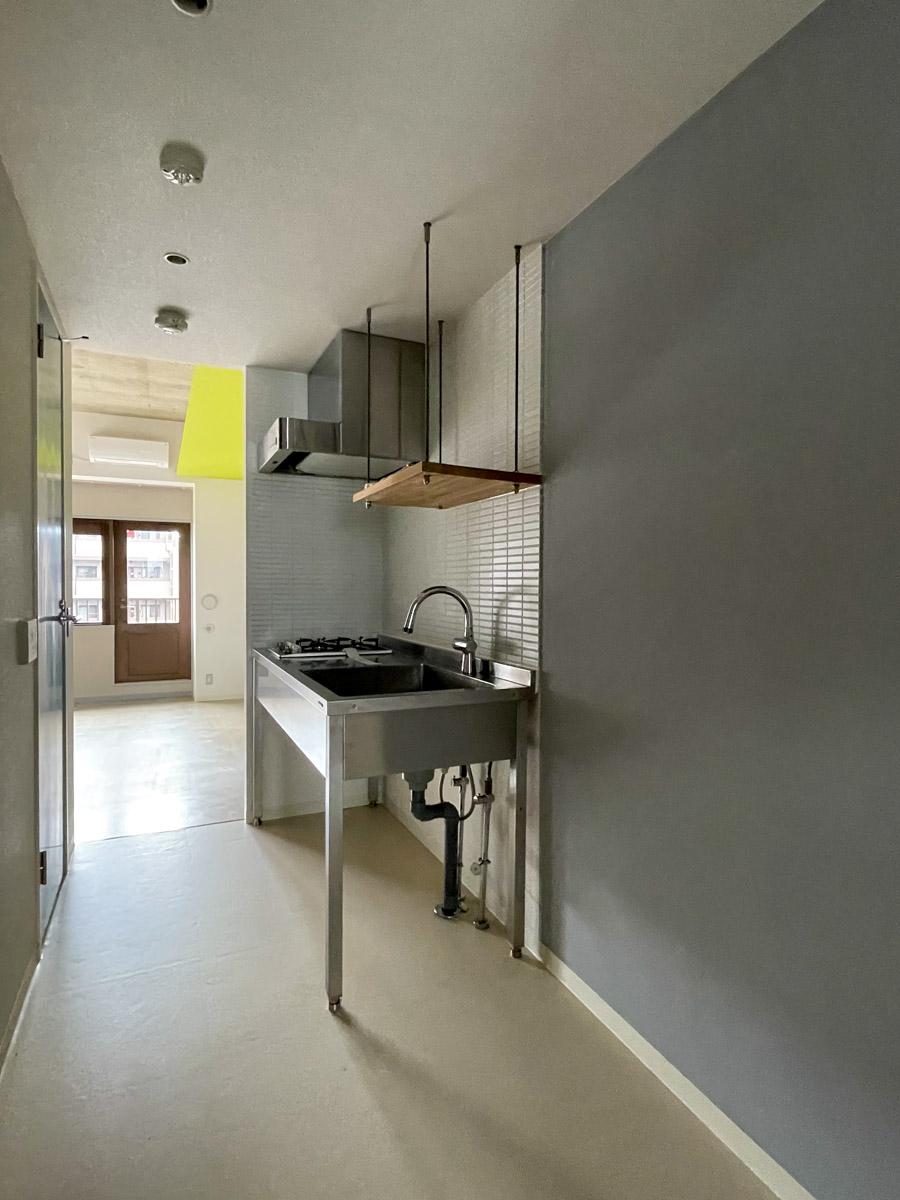 川崎市高津区二子の賃貸物件/キッチン周り。収納がないので、部屋の雰囲気に合う棚をご用意いただけたら