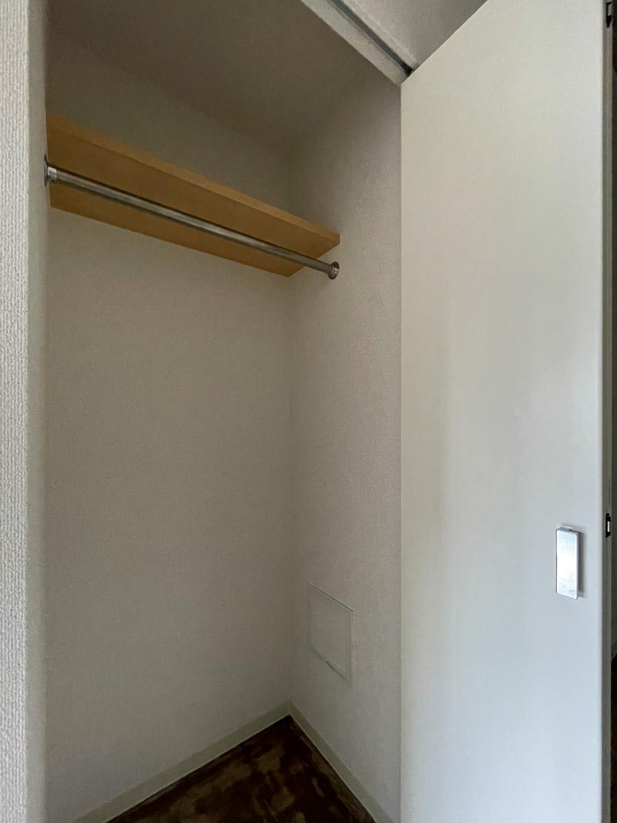 川崎市高津区二子の賃貸物件/廊下の途中にクローゼット