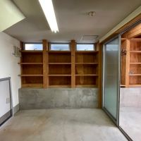 横浜市中区石川町の賃貸物件/陶芸窯があった個室、こちらも床は土間仕上げ