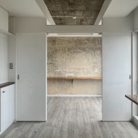 世田谷区奥沢の賃貸物件/所々に壁や天井が躯体現しになっているのも味があります