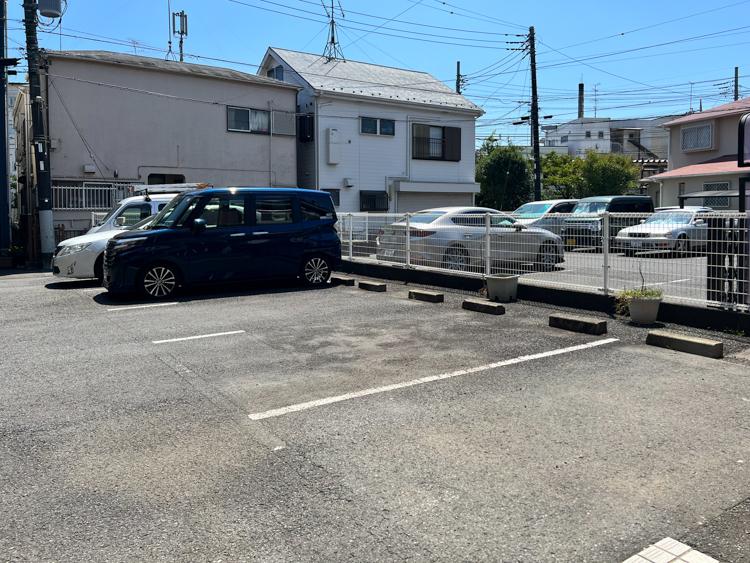 川崎市多摩区宿河原の賃貸物件/駐車場も空きあり（月額13,000円）。幅約2.4mx奥行約4.3m（大型車は難しそう）
