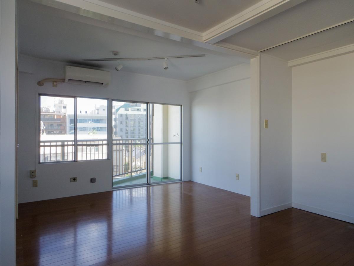 渋谷区代々木の賃貸物件/窓が多く自然光がたっぷり入る