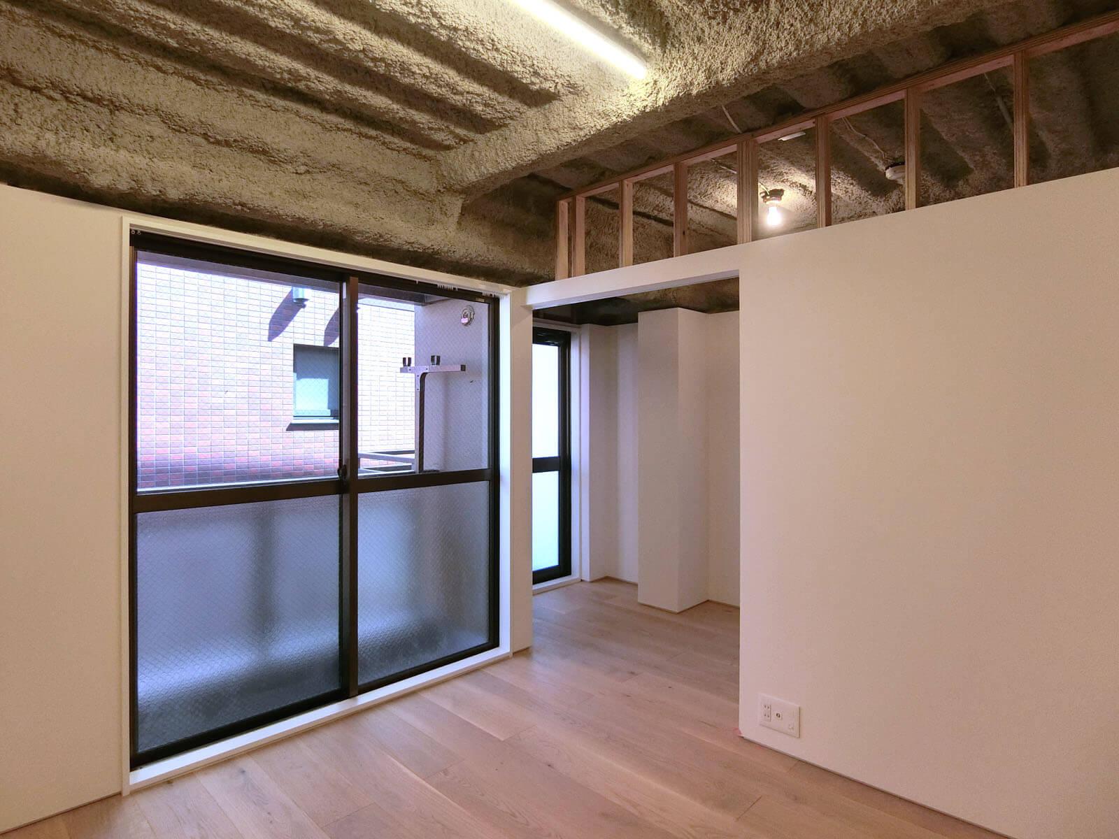 川崎市高津区溝口の賃貸物件/半開きの壁でゆるくエリア分け、日当たりは控えめです