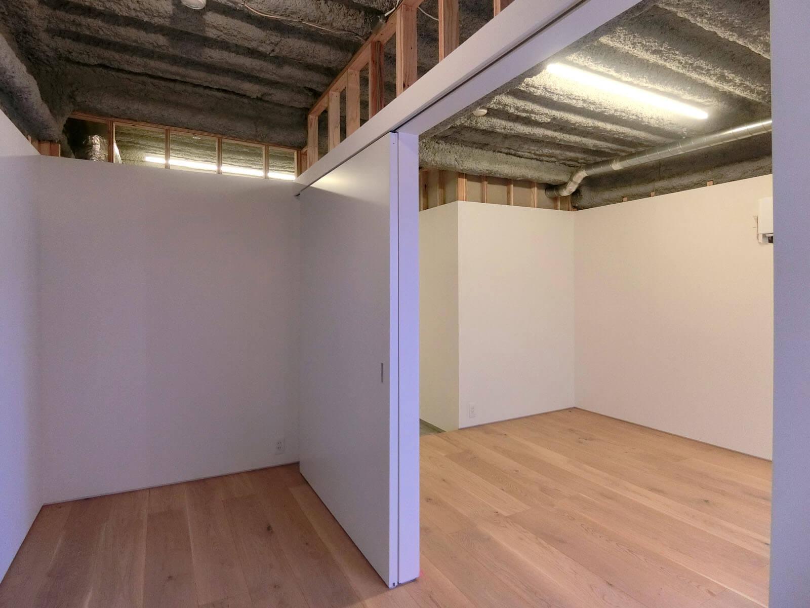 川崎市高津区溝口の賃貸物件/ベッドをはめ込むのにジャストサイズの寝室エリア