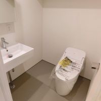 川崎市高津区溝口の賃貸物件/3点ユニットのトイレ洗面よりゆったりの配置