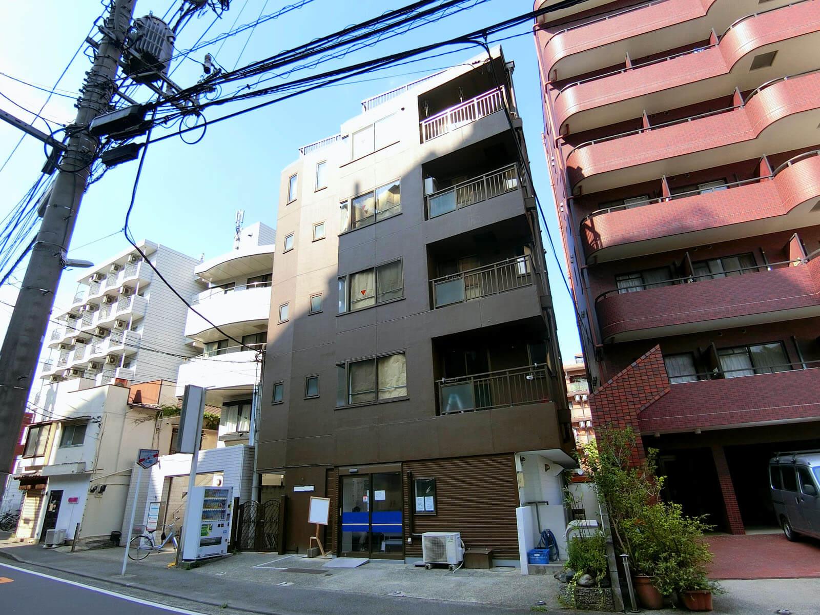 川崎市高津区溝口の賃貸物件/通りに面していない2階の区画です