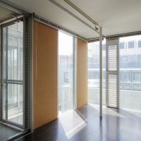 大田区北千束の賃貸物件/バルコニーは網戸も用意されている