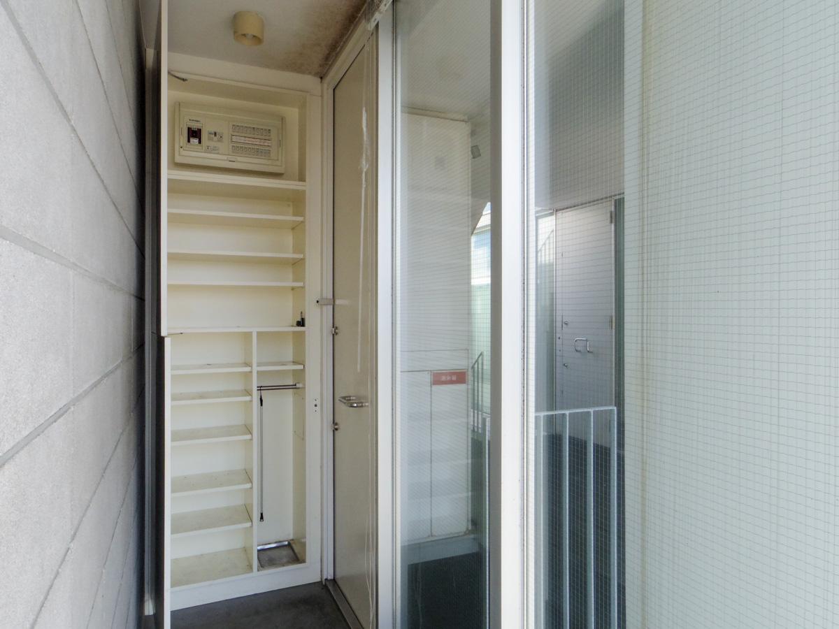 大田区北千束の賃貸物件/奥行きのある玄関。室内の床と同じ高さの土間仕様