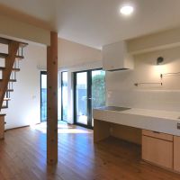 大田区大森中の賃貸物件/木とタイルの手づくりキッチン、愛らしい空間です