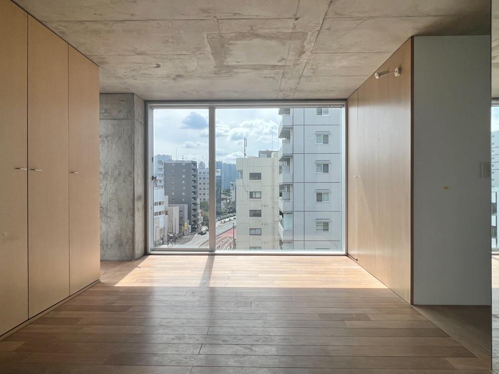 江東区門前仲町の賃貸物件/窓から光がよく入るので、日中は電気をつけなくても明るく過ごせそう