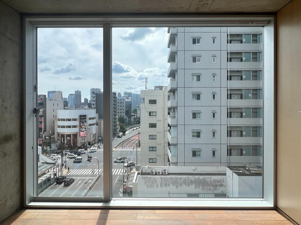 江東区門前仲町の賃貸物件/南向きの窓からの眺望（写真は3フロア上の同様間取りの別部屋です。眺望が異なる可能性があります）