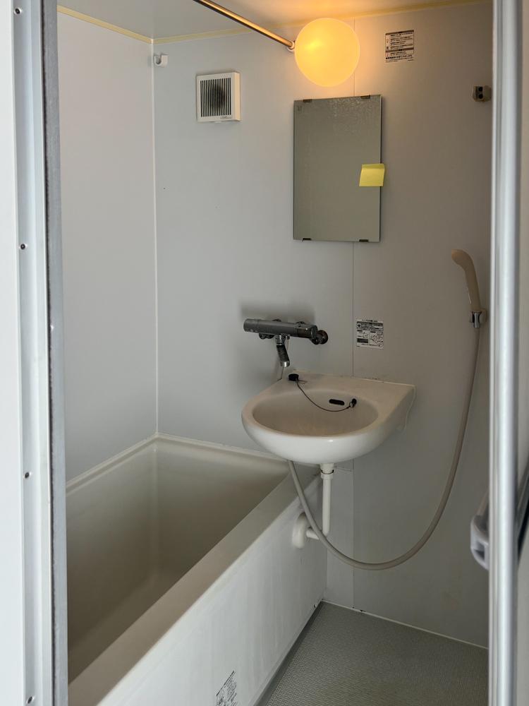 江東区門前仲町の賃貸物件/洗面所と浴室はコンパクトにまとめられています