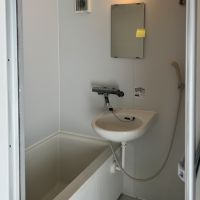 江東区門前仲町の賃貸物件/洗面所と浴室はコンパクトにまとめられています