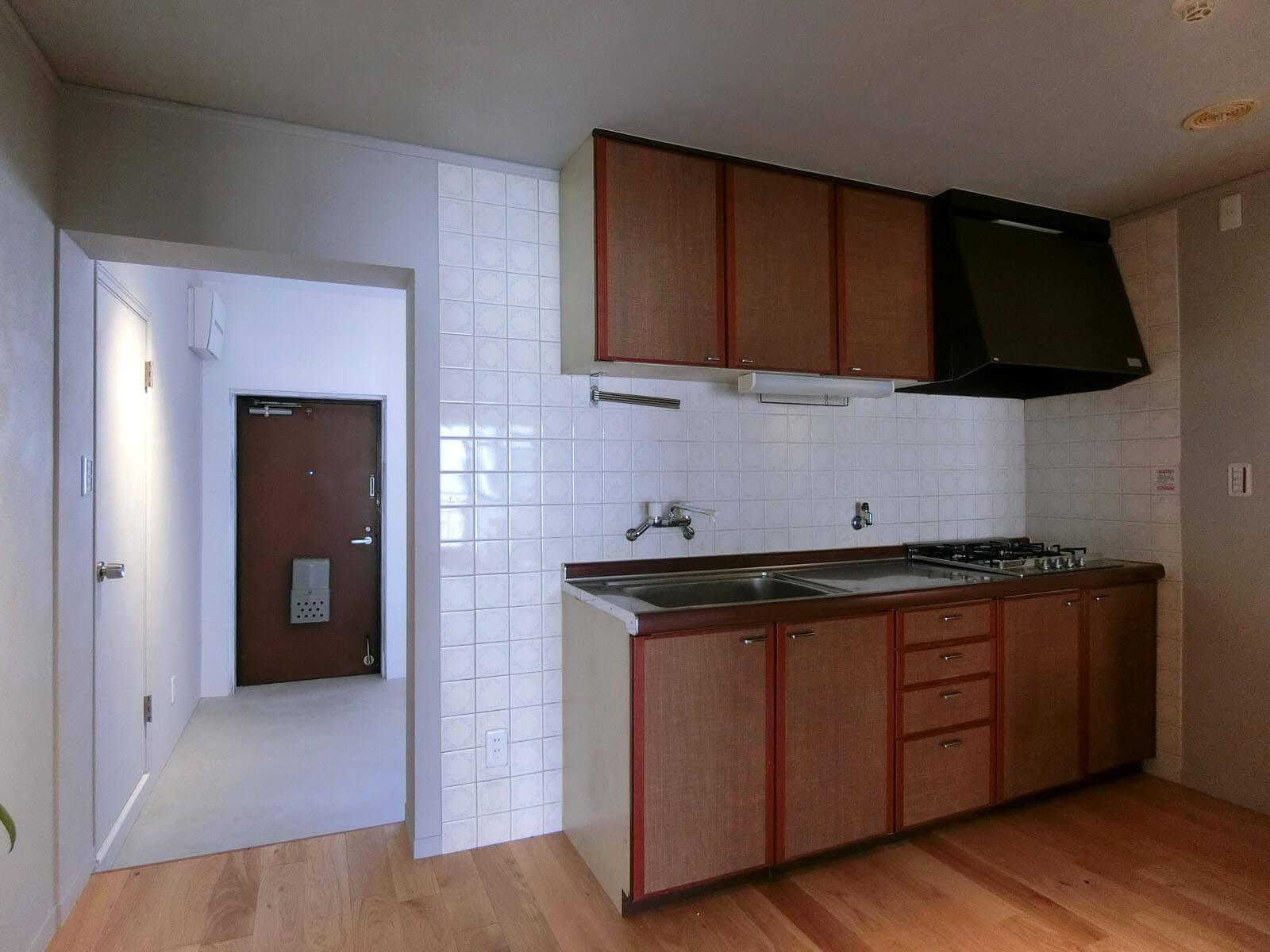 川崎市高津区諏訪の賃貸物件/奥に見える3つめのエリアが土間の玄関