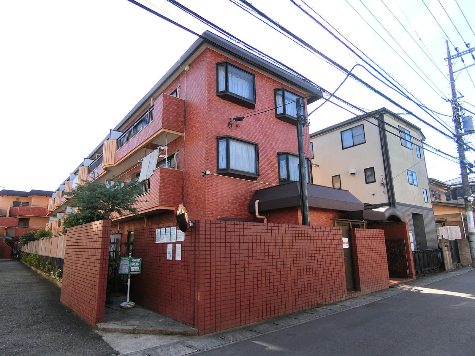 川崎市高津区諏訪の賃貸物件/エレベーターなし、2階の奥のほうの区画です