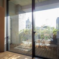 目黒区上目黒の賃貸物件/バルコニー。水やりは自動的に散水されるのでご安心を