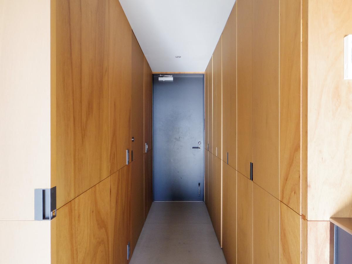 目黒区上目黒の賃貸物件/玄関回りに収納や水回りを設計