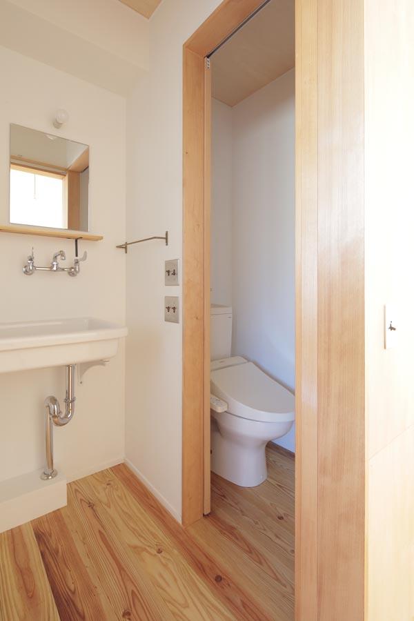 トイレは個室