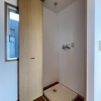 世田谷区弦巻の賃貸物件/キッチンの近くに洗濯機置き場