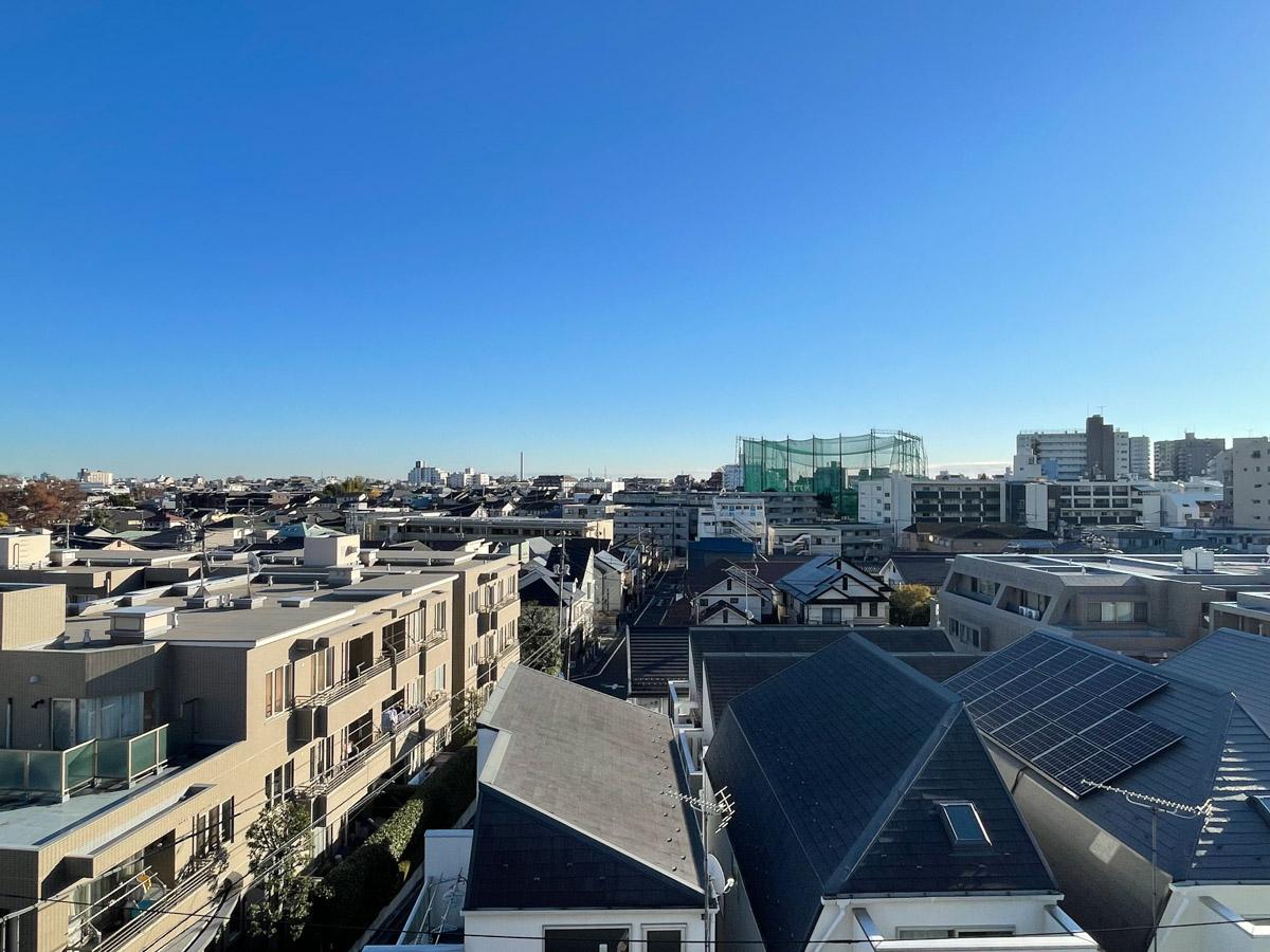 杉並区上荻の賃貸物件/南側の眺望。遠くの空まで見えて気持ちがいい
