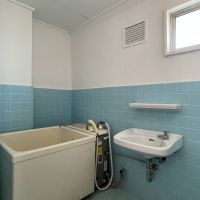 杉並区上荻の賃貸物件/浴室。浴槽はバランス釜です