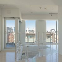 中央区日本橋横山町の賃貸物件/寝室窓からも空がよく見えます