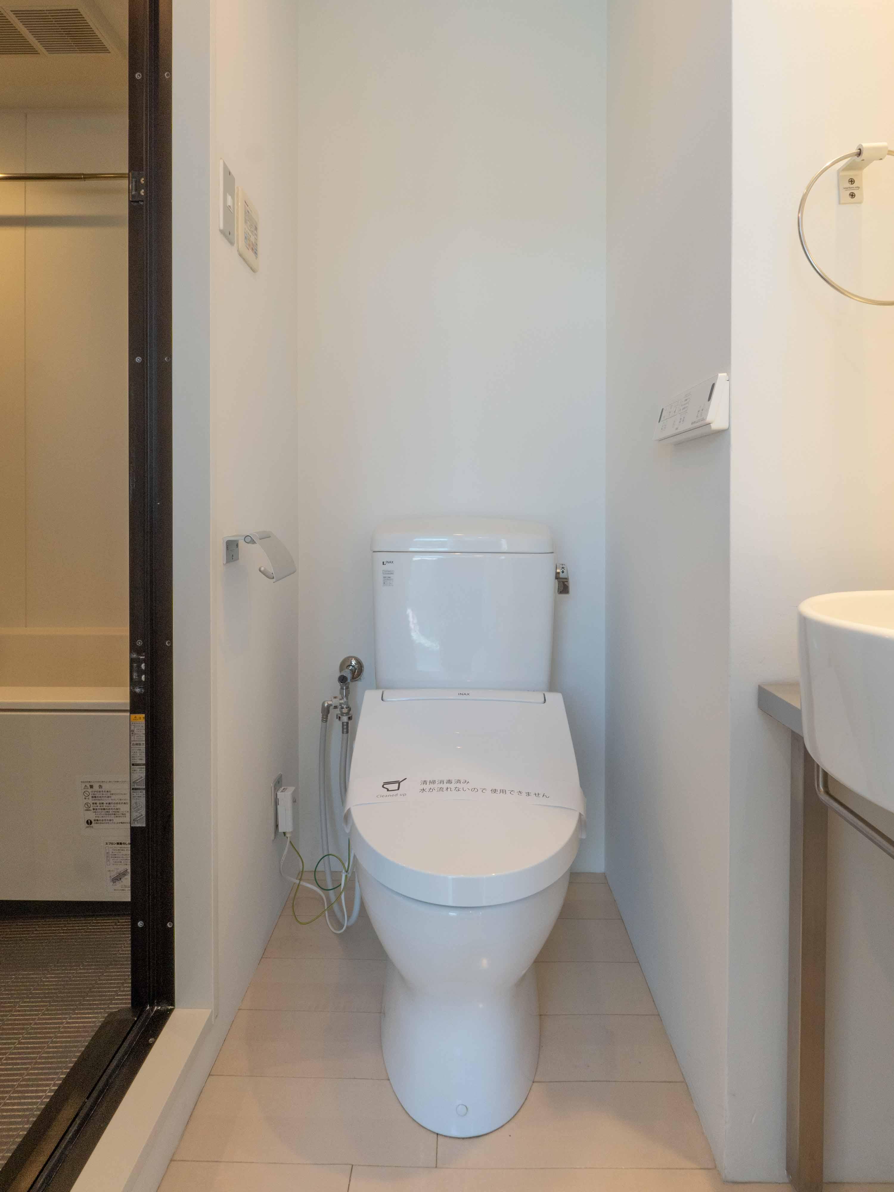 中央区日本橋横山町の賃貸物件/ウォシュレット付きトイレ