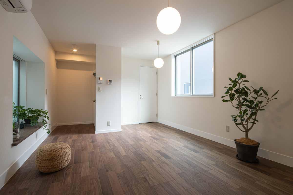 大田区山王の賃貸物件/11.6畳のワンルーム。窓に挟まれ、風通しがいい