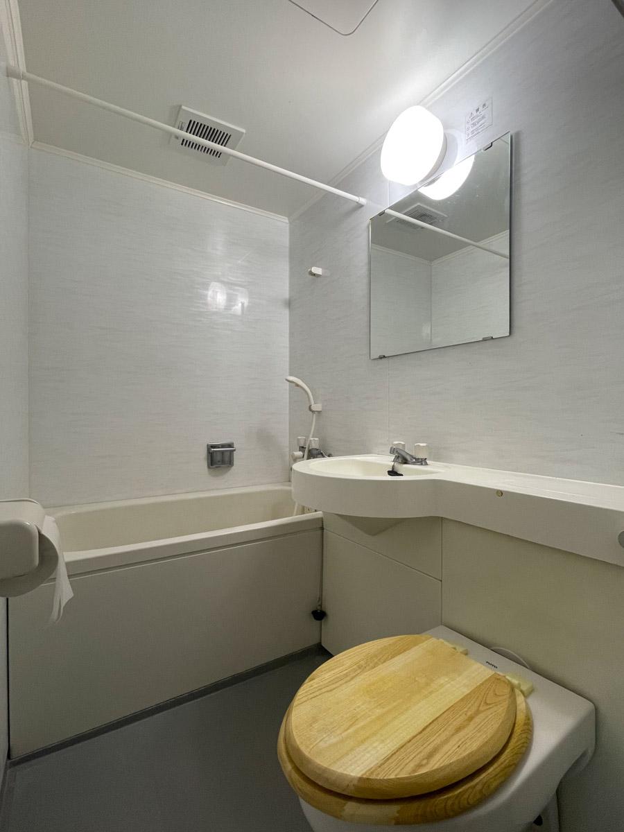 世田谷区池尻の賃貸物件/風呂、トイレ、洗面台が同室の3点ユニットです