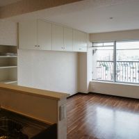 渋谷区幡ヶ谷の賃貸物件/キッチン側からリビング方向へ