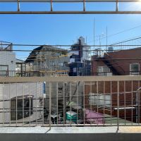 世田谷区太子堂の賃貸物件/正面を見るとこんな景色。日を遮るものはありません