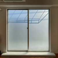 世田谷区太子堂の賃貸物件/窓はすりガラス。閉めると外からは全く見えない