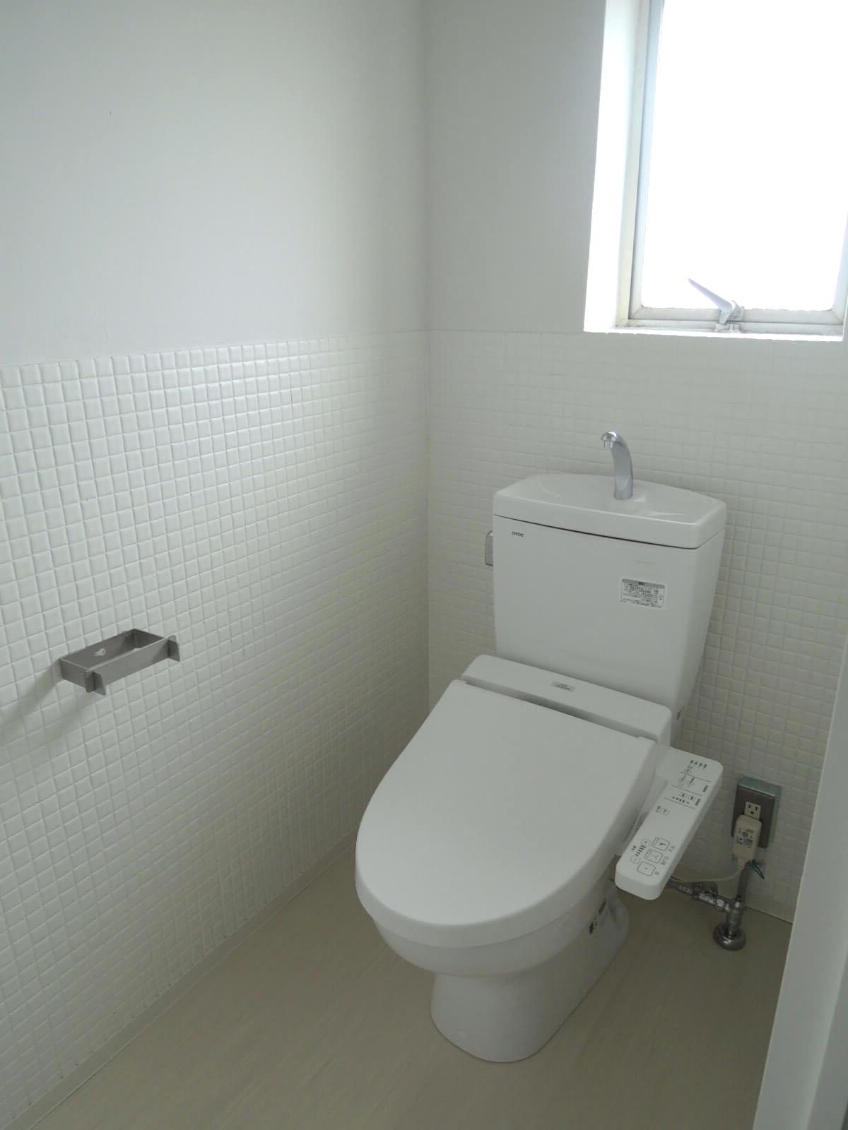 杉並区高円寺北の賃貸物件/多くの人に「広っ！」と言われるトイレ