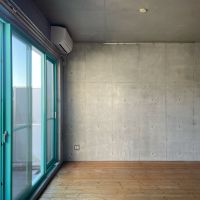 杉並区松ノ木の賃貸物件/リビングの窓辺の雰囲気