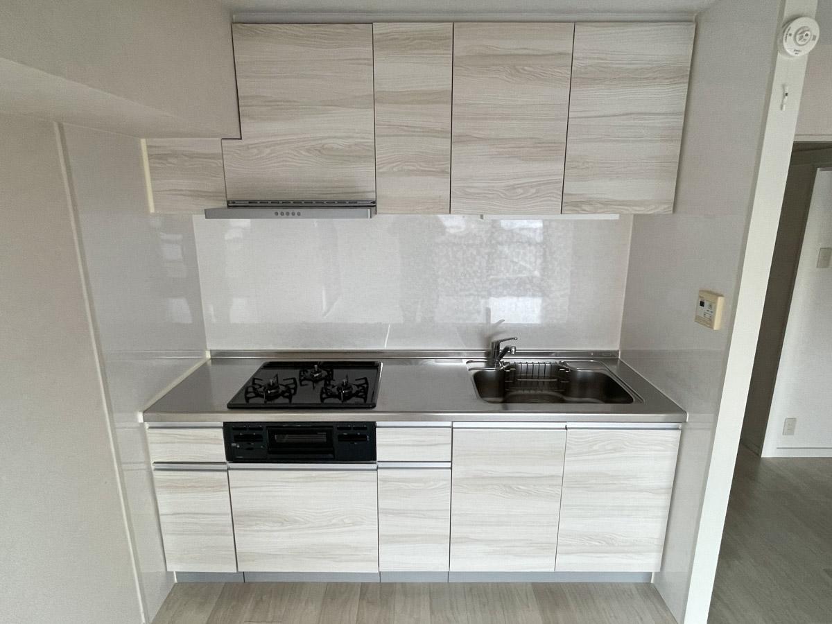 江戸川区平井の賃貸物件/3口ガスコンロにグリル付きのキッチン