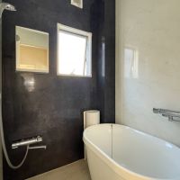 世田谷区池尻の賃貸物件/浴室。小さなサイズですが、丸っこい浴槽がかわいい