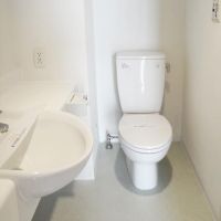 横浜市青葉区美しが丘の賃貸物件/洗面・トイレは同じ空間です。