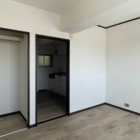 杉並区荻窪の賃貸物件/北側、5.5畳の洋室。こちらにもクローゼットがあります