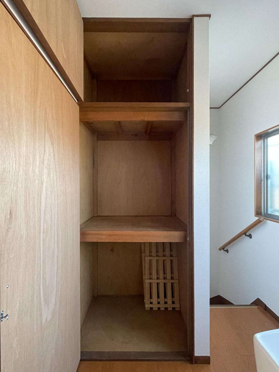 杉並区阿佐谷北の賃貸物件/2F：廊下にも押し入れがあります