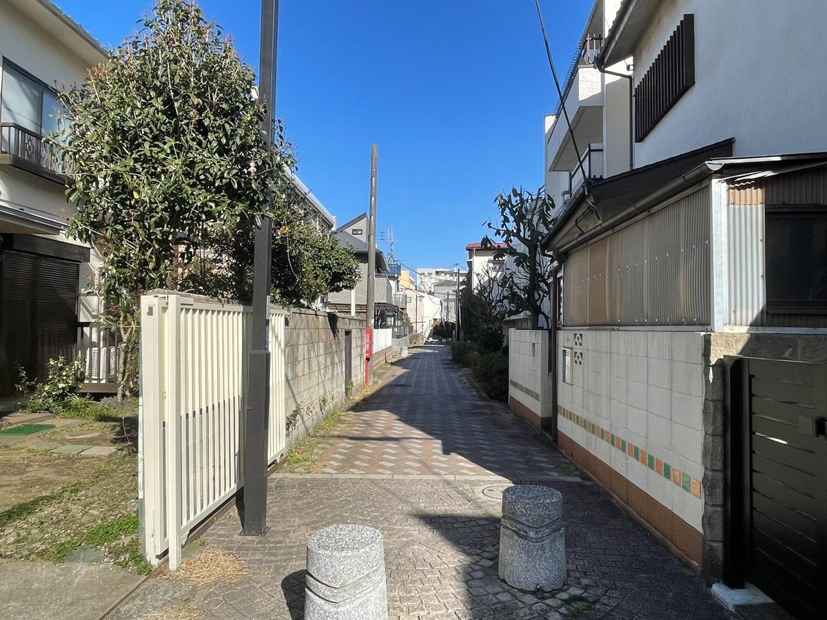 杉並区阿佐谷北の賃貸物件/前面道路は遊歩道です