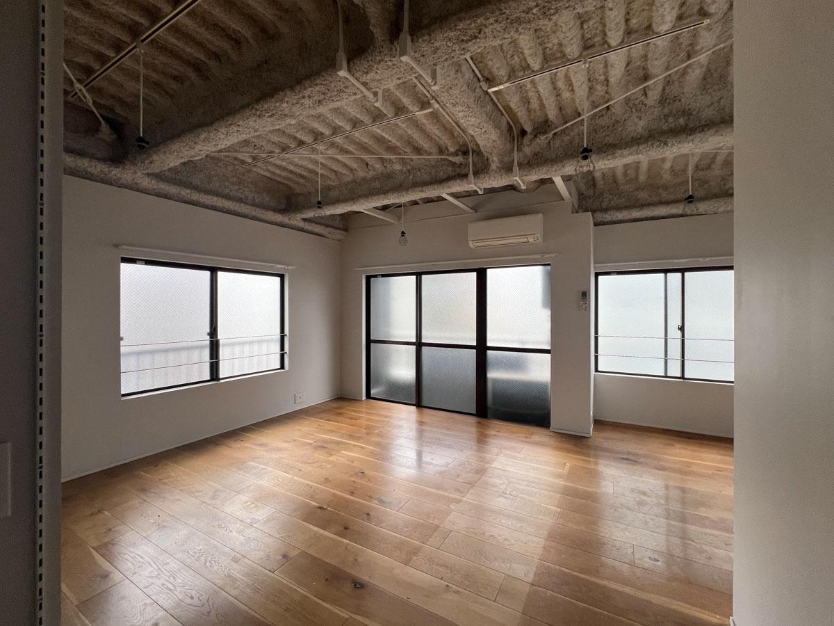 中央区日本橋茅場町の賃貸物件/玄関から室内をみる