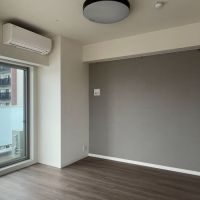 台東区竜泉の賃貸物件/6畳の洋室。落ち着きのあるアクセントクロスが貼ってあります