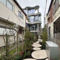 新宿区西新宿の賃貸物件/建物までのアプローチも独創的