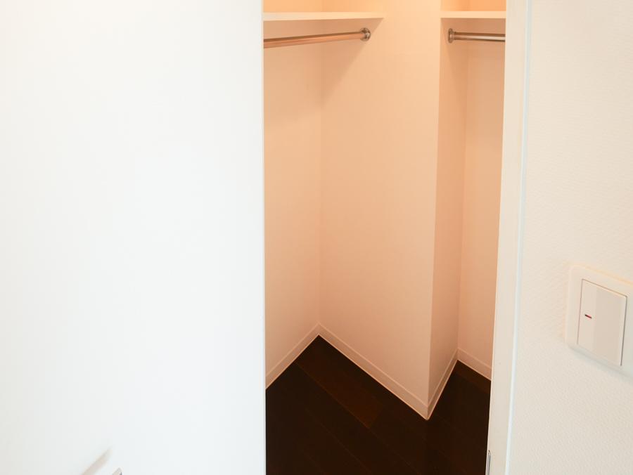 江東区平野の賃貸物件/玄関入ってすぐの場所にウォークインクローゼット