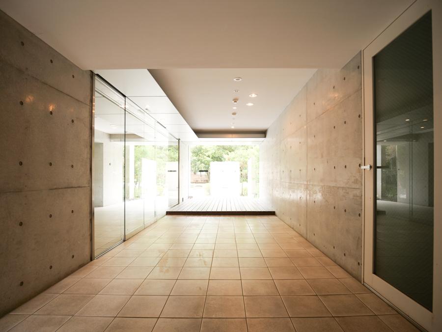 江東区平野の賃貸物件/エントランスも雰囲気良し